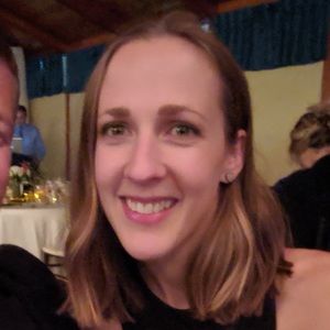 Meet your Posher, Adrianne